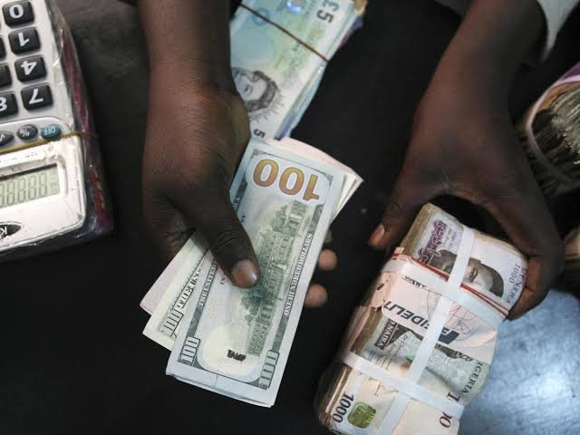 Naira  Below ₦‎1,000 Against Dollar At Some Segments Of Black Market